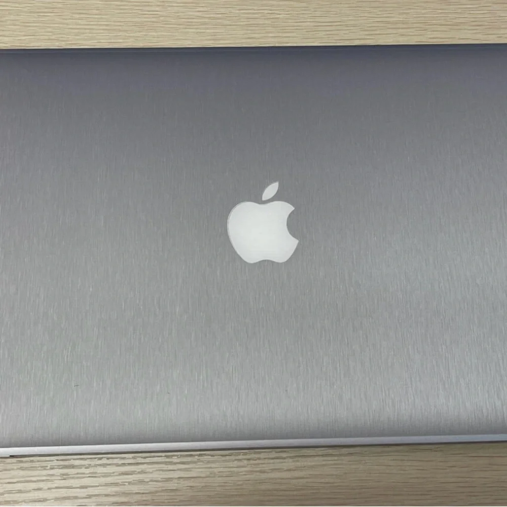 2017 macbook air, 13”